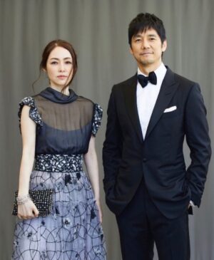 Reika Kirishima Instagram - Drive My Car🚘🏆
Kafuku Yusuke & Oto

レッドカーペット前💁‍♀️✨
#oscars #drivemycar 
#academyawards 
#redcarpet #oscars2022
#ellejapan #chanel