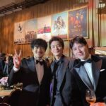 Reika Kirishima Instagram - ✴︎✴︎✴︎✴︎✴︎✴︎✴︎✴︎✴︎✴︎✴︎ Steven Spielberg & Drive My Car🚘 神様に逢えたような感覚と嬉しさで頭がフワフワ✨ もう１つの奇跡は韓国キャストにやっと会えたこと! 私はみんなと同じシーンがなく 1番最初にクランクアップしていたので 広島には行けませんでした。みんなとはSNSで 「いつか会いましょう」とメッセージの やり取りはしていましたが、 コロナ禍でいつ実現するのか全く見えずにいました。 それがまさかアカデミーの場で 会えることになるなんて! まるで奇跡のような流れ✨ みんなと会えたあの瞬間の 感動は忘れたくありません! 初めましてなのに昔から知っている友人のようで 最高に嬉しかった😊✨ 素敵な時間をありがとう! #oscars #stevenspielberg #drivemycar Oscar Awards