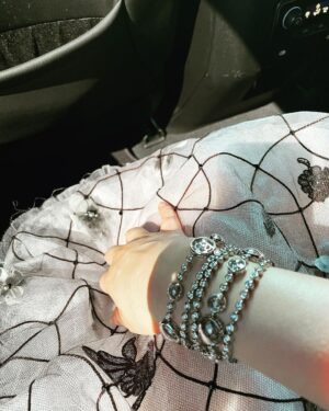 Reika Kirishima Instagram - ✴︎✴︎✴︎
アカデミー賞のドレスはCHANELでした❤︎
レッドカーペット前の舞台裏を 
@ellejapan さんで公開しております。
本当に素敵で夢のような時間をありがとうございました‼︎

そしてスタイリングをしてくれた
素敵スタイリスト永岡美夏さん @mikabebe0808 
本当にありがとうございました❤︎‼︎
彼女のアドバイスとサポートのおかげで
とてもスムーズに行きました✨
心から感謝しかありません!!

#oscars #chanel
 #oscarsredcarpet #redcarpet 
#oscars2022 #drivemycar