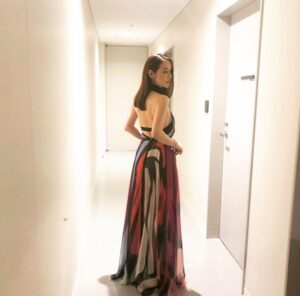 Reika Kirishima Instagram - ❤︎❤︎❤︎❤︎❤︎
素敵な時間を
ありがとうございました🙏💜💜💜

stylist @mikabebe0808 
makeup @sadaebam 
dress&jewelry @chanelofficial 

#dress#jewelry
#chanel #chanelbeauty 
#drivemycar 
#舞台挨拶#終了後
