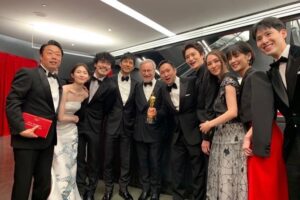 Reika Kirishima Instagram - ✴︎✴︎✴︎✴︎✴︎✴︎✴︎✴︎✴︎✴︎✴︎
Steven Spielberg & Drive My Car🚘

神様に逢えたような感覚と嬉しさで頭がフワフワ✨
もう１つの奇跡は韓国キャストにやっと会えたこと!
私はみんなと同じシーンがなく
1番最初にクランクアップしていたので
広島には行けませんでした。みんなとはSNSで
「いつか会いましょう」とメッセージの
やり取りはしていましたが、
コロナ禍でいつ実現するのか全く見えずにいました。
それがまさかアカデミーの場で
会えることになるなんて!
まるで奇跡のような流れ✨
みんなと会えたあの瞬間の
感動は忘れたくありません!
初めましてなのに昔から知っている友人のようで
最高に嬉しかった😊✨
素敵な時間をありがとう!

#oscars
#stevenspielberg 
#drivemycar