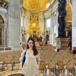 Reika Kirishima Instagram - 5年ぶりのローマ🇮🇹 2度目のVatican⭐︎ ローマを訪れて遺跡に魅了され 近い将来、 他の国の遺跡巡りもできたらいいなぁ♪ なんて思っております。 そして テルミニ駅は今回で 慣れて覚えて帰って来た…はず？ #italy #roma #vatican #vaticancity #汗だくでボサボサ #方向音痴 Roma, Italia / Rome, Italy