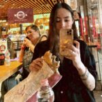 Reika Kirishima Instagram - 5年ぶりのローマ🇮🇹 2度目のVatican⭐︎ ローマを訪れて遺跡に魅了され 近い将来、 他の国の遺跡巡りもできたらいいなぁ♪ なんて思っております。 そして テルミニ駅は今回で 慣れて覚えて帰って来た…はず？ #italy #roma #vatican #vaticancity #汗だくでボサボサ #方向音痴 Roma, Italia / Rome, Italy