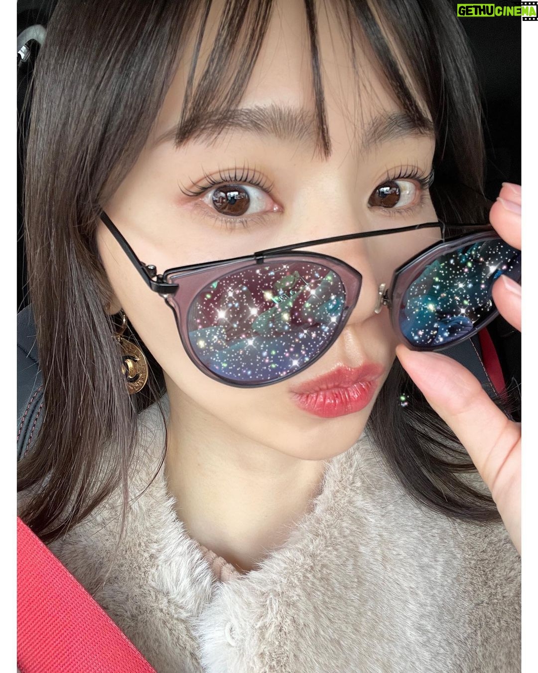 Reina Ikehata Instagram - 在 @crescenteyeofficial 睫毛弄得漂漂亮亮的😆 這是完全自己的睫毛!生完後、其實我的睫毛變成了很弱又掉短⋯但是聽自己店裡小姐的話、努力保養睫毛後變長了好多變強了好多~~~~👁️開心❤️ @crescenteyeofficial で年内ラストのまつ毛パーマもして、綺麗なまつ毛で新年を迎えられる喜び🥺 アドバイス通りケアをしっかりしていたら、凄く強く長く成長!産後の弱ったまつ毛から、だいぶ復活しました😢まつ毛に負担なく、優しく素早くかつ綺麗に施術してくれる我がお店のスタッフたち🥺❤️いつも、ありがとうございます🥰