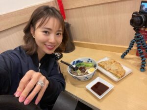 Reina Ikehata Instagram - 祝大家新年快樂❤️
身體健康～恭喜發財❤️
想你們～❤️
我在準備po新的youtube影片喔😎
請大家等一下～～～～～～🙋‍♀️
今日は旧正月です！
皆さん、あけましておめでとう❤️
YouTubeの新しい動画も準備中だから
お楽しみに〜🕺🏻