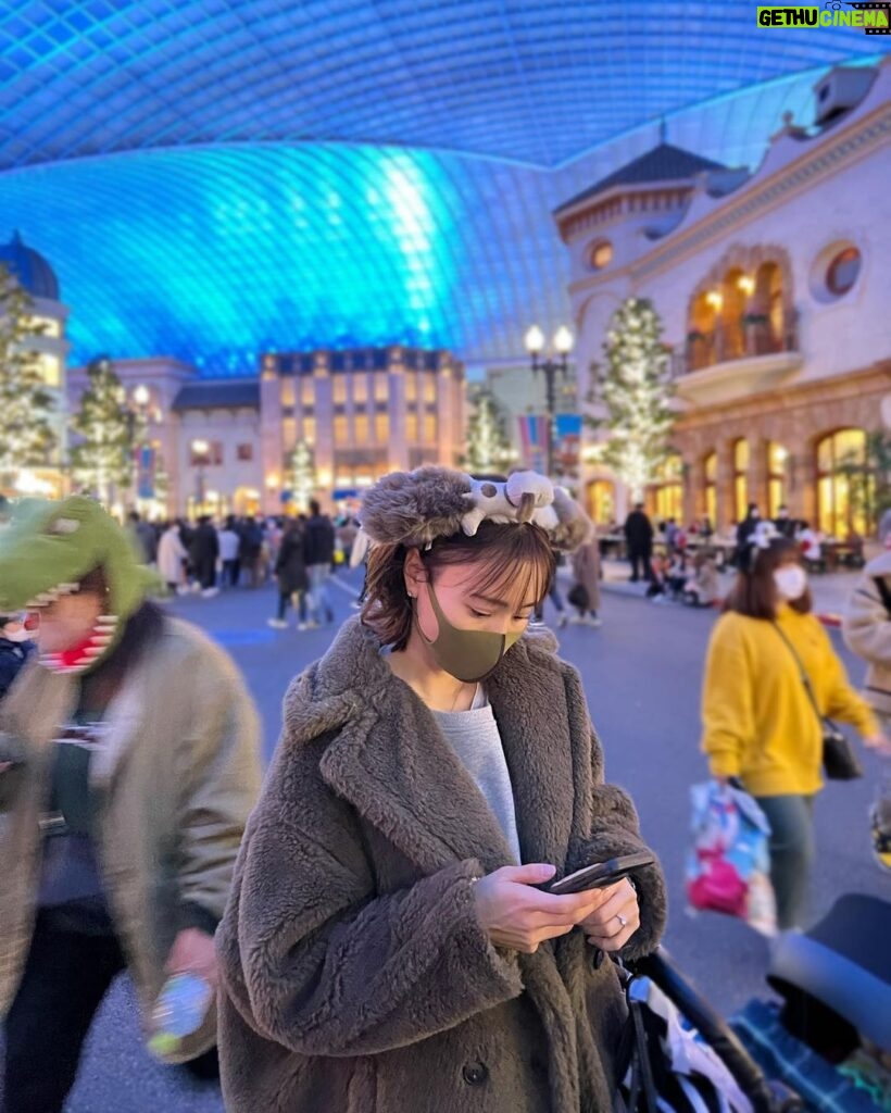 Reina Ikehata Instagram - 大家好嗎？ 最近日本超級冷 又暖又好看的這外套很好用 剛好那天戴的snoopy的髮箍和外套一樣顏色 可愛❤️ 請大家別感冒喔～！保重身體❣️ 皆さんお元気ですか？ 日本は毎日とっても寒いですね❄️ 今年仲間入りしたコートが、暖かいし可愛いしで大活躍🧸私はカーキにしました❤️ スヌーピーのカチューシャと同じ色味で、なんかまとまった😂🐻🐶 皆さま、体調崩さないように暖かくして過ごしてくださいね☺️ #台湾　#台湾ライフ　#taiwan #taipei #台北 #釧路　#北海道　#hokkaido #kushiro#男の子ママ #男の子ママコーデ #毛穴ケア #美肌ケア #エステサロン #coordinate #コーディネート #男の子兄弟 #兄弟コーデ #ママコーデ