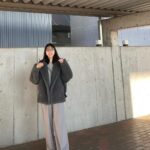 Reina Ikehata Instagram - 灰色氣氛 眼鏡項鍊都是搭配灰色的東西 今年再加入了maxmara短版大衣🐻 短版也好可愛喔‼︎ グレーファッションな日 メガネもネックレスも全てグレーカラーに。 今年はショートのテディも仲間入りし、大活躍です🧸 (全身写真撮る時、足のつま先あがりがち🤷‍♀️笑) #maxmara #maxmarateddybear