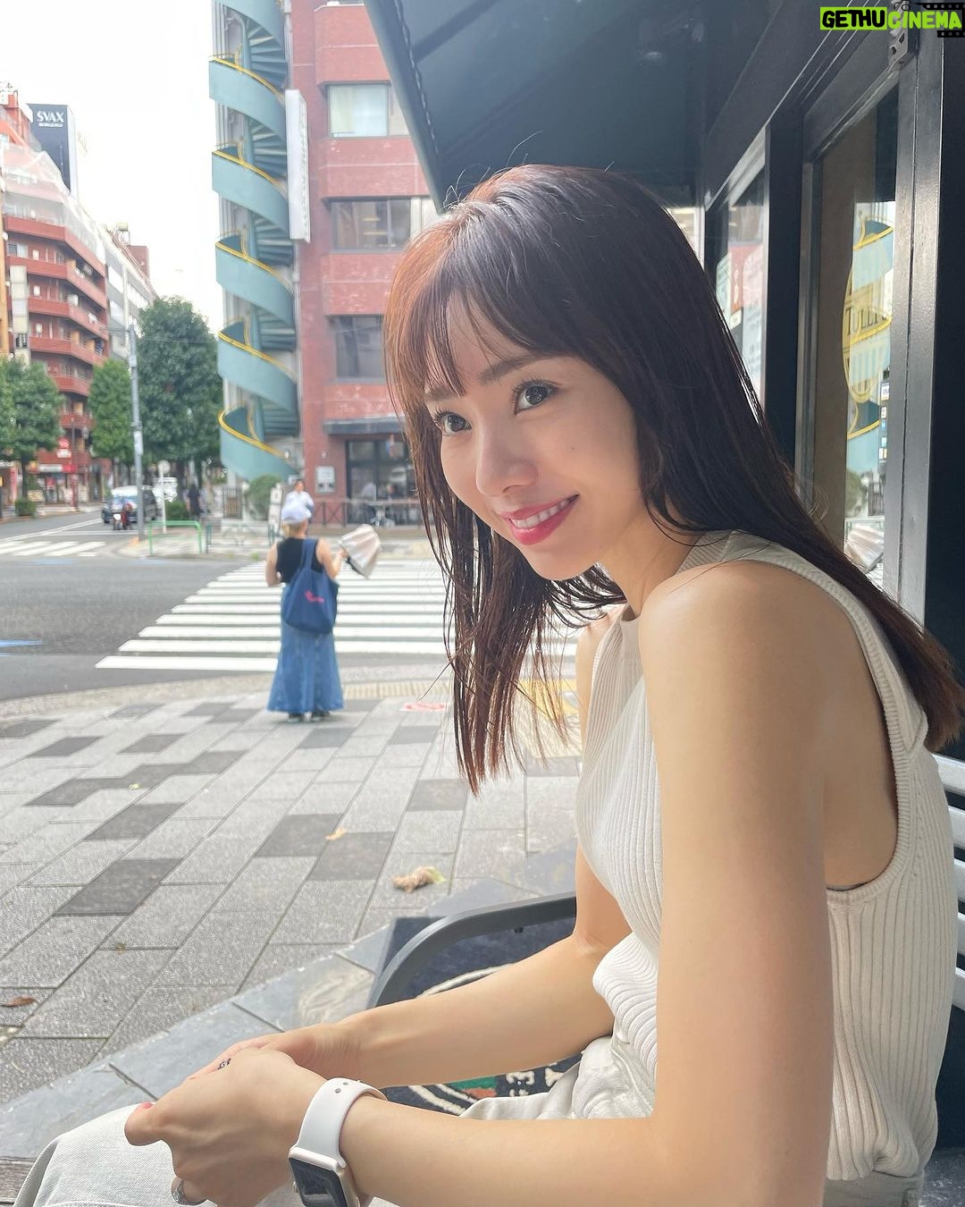 Reina Ikehata - 1K Likes - なんか、いつもこの席だねと主人に突っ込まれましたが😂
何故だかいつもこの席だけ空いているのよ〜😂
每次坐一樣的位子。哈
因為只有空這個位子😂
#momofboys #momoftwoboys #兄弟ママ #男の子ママ #サロン経営 #ママ経営者 #taiwan #taipei