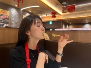 Reina Ikehata Instagram - 新年快樂🩶
身體健康，萬事順利，幸福快樂美滿的過日子喔🩶