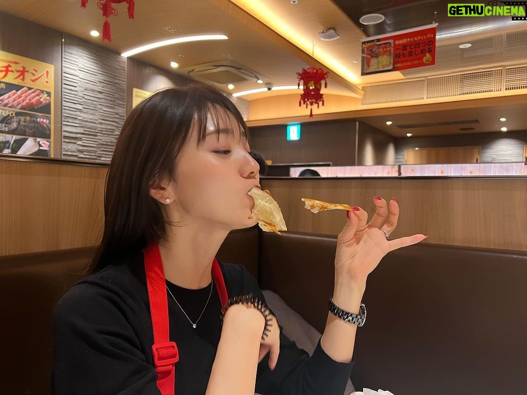 Reina Ikehata - 1.1K Likes - 新年快樂🩶
身體健康,萬事順利,幸福快樂美滿的過日子喔🩶