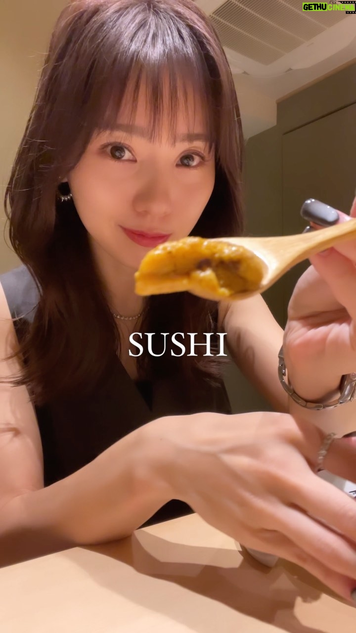 Reina Ikehata Instagram - 主人と2人だけで夜に外食をするなんて久々過ぎて…最後いつだったか忘れてるくらい🤣 母が来ていたので、息子たちをお願いして久々の外食に🍣 ありがたき幸せ🥹感謝感謝🥲 普段息子たちがいるとパンツスタイルばかりでワンピースなんてなかなか着れないから、AMERIのワンピース着てお出かけしました。るん 都忘記了最後一次和老公只兩個人一起去吃飯是何時呢?🥹 拜託我媽看兒子們,難得的機會我們一起去吃飯⋯感謝媽🥹 日常沒機會穿洋裝(和兒子們一起的話穿褲子比較輕鬆🤣),那天好開心的可以穿洋裝🩷呵呵 #momofboys #momoftwoboys #momlife #momfashion #男の子ママ #兄弟ママ #夫婦時間 #夫婦デート #happy #媽媽日常