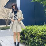 Reina Ikehata Instagram - あったかくなりましたね😎 目がまだ寝ていたので、サングラススタンプで誤魔化します🙄 天氣好好 早上拍的照片都表情怪怪的🙄哈 貼圖一下😂 #momlife #momfashion #momofboys #momoftwoboys #ママファッション #hermes #celine #bottegaveneta #gallardagalante