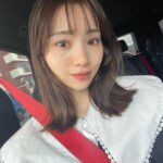 Reina Ikehata Instagram - 久々の自撮りにドギマギ🫣💦 最近新しく、Diorの下地を買ってみたのですが、ノーファンデ族には嬉しい艶感とカバー力☺️下地にお粉でお肌いい感じです🌸 ただ、目の下のクマはさすがに隠せないので（永遠に寝不足な世界中のママさん達本当にお疲れ様です🫠)、DiorのFOREVERのコンシーラーを使ってみようかなぁと思ってみたり🙆‍♀️ 好久沒自拍怎麼覺得好緊張🤣 最近新買了Dior的底妝、非常好用～ 擦了這個然後用香粉就皮膚的狀態完全OK 但還是看得到黑眼圈🫣（全世界的媽咪都睡眠不足）、需要用遮瑕膏呢🫠買看看Dior的FOREVER～ #dior #diormakeup #diorbeauty #ママメイク #美肌ケア #美肌作り #美肌効果 #momofboys #momoftwoboys #momlife #momfashion #mombeauty