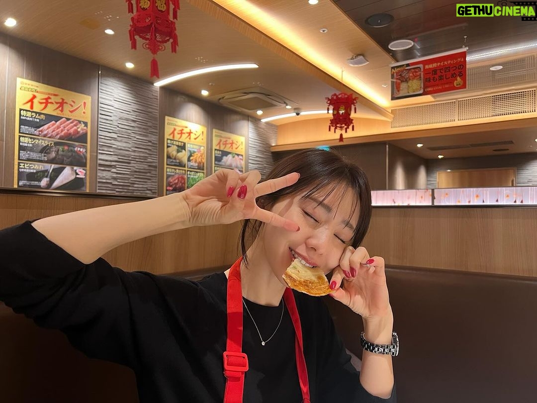 Reina Ikehata - 1.1K Likes - 新年快樂🩶
身體健康,萬事順利,幸福快樂美滿的過日子喔🩶