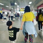 Reina Ikehata Instagram - 這次一定要非常感謝大文 @dawendesu 忙著工作中陪我們去很多地方。 第一次和兒子兩人一起回台北，3歲的男孩子真的真的很有活力的🤣 有她真的真的真的放心了好多😭 雖然這次的台北時間都沒時間好好去哪裡玩吃飯、但和她一起過的時間就是讓我想到好多好多以前美好的時刻呢🥺 感謝妳8年前認識到現在一直在我的人生裡。love❤️馬上在台北見喔！ 今回の台湾は、本当に本当に大親友の大文に感謝。 初めての息子と2人での台湾、3歳の息子は本当に元気で元気で元気で🤣 忙しい仕事の合間をぬって一緒に色々と付き合ってくれて、本当に助かったよ〜😢夜市にしか行けず、ご飯屋さんにも行けなかったけど笑　大文と一緒に台湾の街を歩いているだけで昔のこと沢山思い出した🥺 8年前のドラマ撮影で出会ってから今まで、ずっとずっとそばにいてくれた大切な存在。 本当に有難う🩶またすぐ台湾でね🩶 #台湾 #台北 #taiwan #taipei