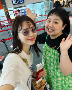 Reina Ikehata Instagram - 這次一定要非常感謝大文 @dawendesu
忙著工作中陪我們去很多地方。
第一次和兒子兩人一起回台北，3歲的男孩子真的真的很有活力的🤣
有她真的真的真的放心了好多😭
雖然這次的台北時間都沒時間好好去哪裡玩吃飯、但和她一起過的時間就是讓我想到好多好多以前美好的時刻呢🥺
感謝妳8年前認識到現在一直在我的人生裡。love❤️馬上在台北見喔！

今回の台湾は、本当に本当に大親友の大文に感謝。
初めての息子と2人での台湾、3歳の息子は本当に元気で元気で元気で🤣
忙しい仕事の合間をぬって一緒に色々と付き合ってくれて、本当に助かったよ〜😢夜市にしか行けず、ご飯屋さんにも行けなかったけど笑　大文と一緒に台湾の街を歩いているだけで昔のこと沢山思い出した🥺
8年前のドラマ撮影で出会ってから今まで、ずっとずっとそばにいてくれた大切な存在。
本当に有難う🩶またすぐ台湾でね🩶

#台湾 #台北 #taiwan #taipei