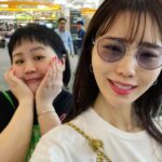 Reina Ikehata Instagram - 這次一定要非常感謝大文 @dawendesu 忙著工作中陪我們去很多地方。 第一次和兒子兩人一起回台北，3歲的男孩子真的真的很有活力的🤣 有她真的真的真的放心了好多😭 雖然這次的台北時間都沒時間好好去哪裡玩吃飯、但和她一起過的時間就是讓我想到好多好多以前美好的時刻呢🥺 感謝妳8年前認識到現在一直在我的人生裡。love❤️馬上在台北見喔！ 今回の台湾は、本当に本当に大親友の大文に感謝。 初めての息子と2人での台湾、3歳の息子は本当に元気で元気で元気で🤣 忙しい仕事の合間をぬって一緒に色々と付き合ってくれて、本当に助かったよ〜😢夜市にしか行けず、ご飯屋さんにも行けなかったけど笑　大文と一緒に台湾の街を歩いているだけで昔のこと沢山思い出した🥺 8年前のドラマ撮影で出会ってから今まで、ずっとずっとそばにいてくれた大切な存在。 本当に有難う🩶またすぐ台湾でね🩶 #台湾 #台北 #taiwan #taipei