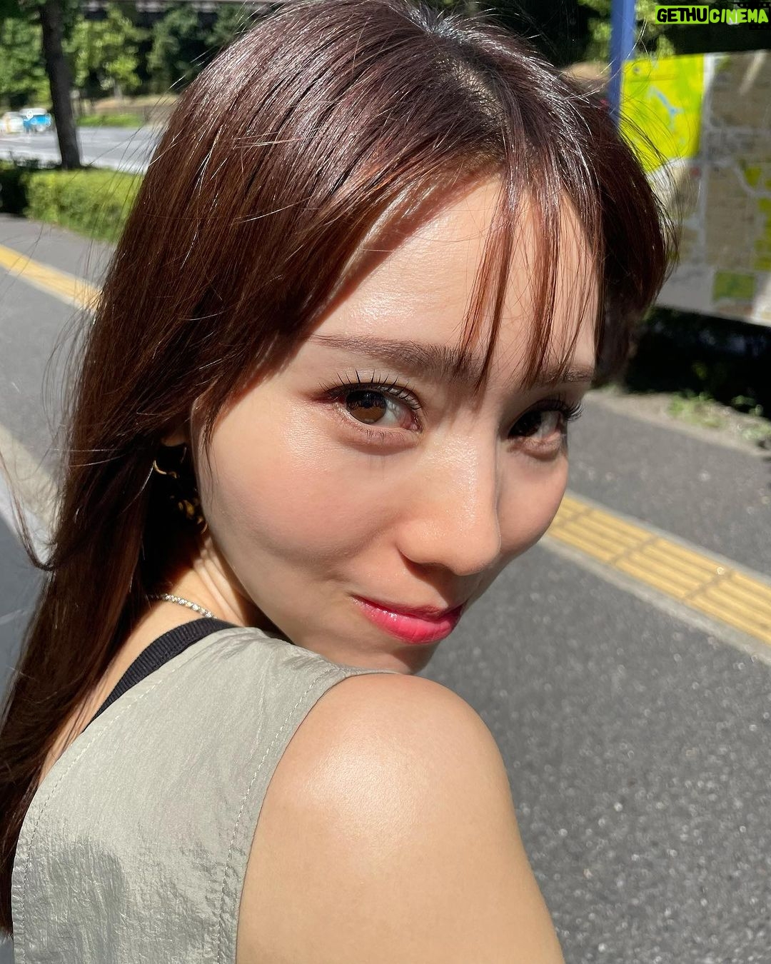 Reina Ikehata Instagram - 3時間睡眠で大変寝不足だったのに、酷いのは目のクマだけで肌トラブルはなく🫣 @crescentbeauty_tamaplaza でたっぷり美容液導入したお陰…😭 忙しいママも定期的なメンテナンスは大切ですね😭💓 昨晚很忙睡了只有3小時⋯當然黑眼圈有點厲害,但是肌膚的狀況沒變🥺 昨天在店裡保養肌膚的關係喔😭💓 每天很忙很累的媽咪們,一起加油保養自己吧😭!!! #momofboys #momoftwoboys #momlife #美容 #男の子ママ #兄弟ママ #ママの美容 #エステサロン #美肌ケア #做臉