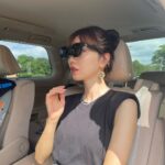 Reina Ikehata Instagram - 移動が多い私にと、主人がくれたXREAL AirとBeam。 時代の進化にただただ衝撃、、、、、 毎週のように飛行機に乗って移動していた5年前に出会いたかった🥹 因為我工作的關係經常去很多地方，所以老公給我這個非常厲害的東西XREAL Air….. 5年前每週坐飛機飛來飛去的時候有它的話多麼開心呢....🥹 #XREAL #XREALBeam #xrealとの旅 #momofboys #momoftwoboys #momfashion #男の子ママ #兄弟ママ #ママ経営者 #女性経営者