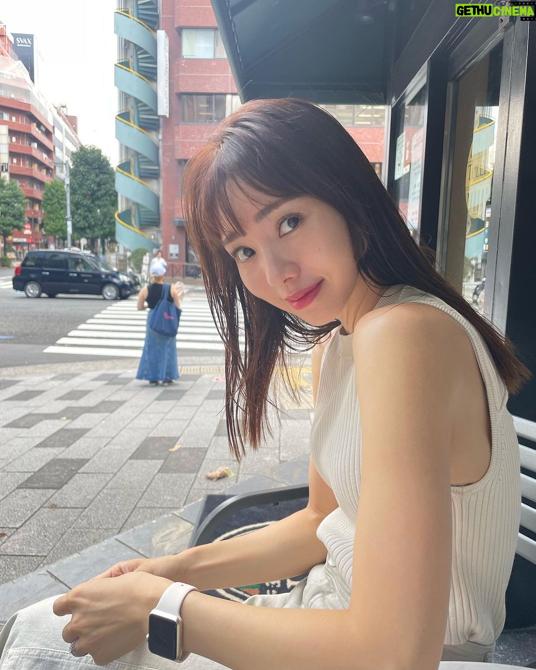 Reina Ikehata - 1K Likes - なんか、いつもこの席だねと主人に突っ込まれましたが😂
何故だかいつもこの席だけ空いているのよ〜😂
每次坐一樣的位子。哈
因為只有空這個位子😂
#momofboys #momoftwoboys #兄弟ママ #男の子ママ #サロン経営 #ママ経営者 #taiwan #taipei