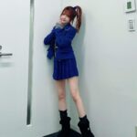 Reina Tanaka Instagram - . 金曜日のAbemaTV生放送の時の 服です💙💙💙 このセットアップZARAのっちゃけど めちゃくちゃ可愛い🤭❤️ れーなの身長が153で XSでこういうサイズ感·͜· スカートの作りが短くてれーな的には タイプですっ！ ・‥…━━━☞・‥…━━━☞ #れーなこーで #ムートンブーツ #rady #ZARA #violetta #セットアップ