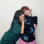Reina Tanaka Instagram - . 佐藤優樹が、れーなにくっつきすぎて写真 髪の毛がボワってなった！！！笑 一緒に撮ったTikTok、投稿したけん まだ見てない方ぜひチェックしてね🩷🩷🩷 フォローもしてね^^ TikTok、もうすぐフォロワー40万いくって考えたら嬉しすぎるっっ♡♡♡みんなありがとう☺️ ・‥…━━━☞・‥…━━━☞ #佐藤優樹 #田中れいな #横アリのリハしました #本番楽しみ