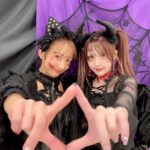 Reina Tanaka Instagram - . ハロウィン終わったけど まだ写真は続きます。笑 みてみて〜 ユニットみたいな写真が撮れた🤭🖤 この日 のんつぁんの家 初めて行ったくせに最後まで1人で残って のんつぁん家族と喋ってました🏠✨️ めちゃくちゃ楽しかったし 嬉しかったな〜🩷🥹 ・‥…━━━☞・‥…━━━☞ #辻希美 さん #4期生 #田中れいな ちゃん #6期生 #モーニング娘 #ハロウィン #ハロウィンメイク