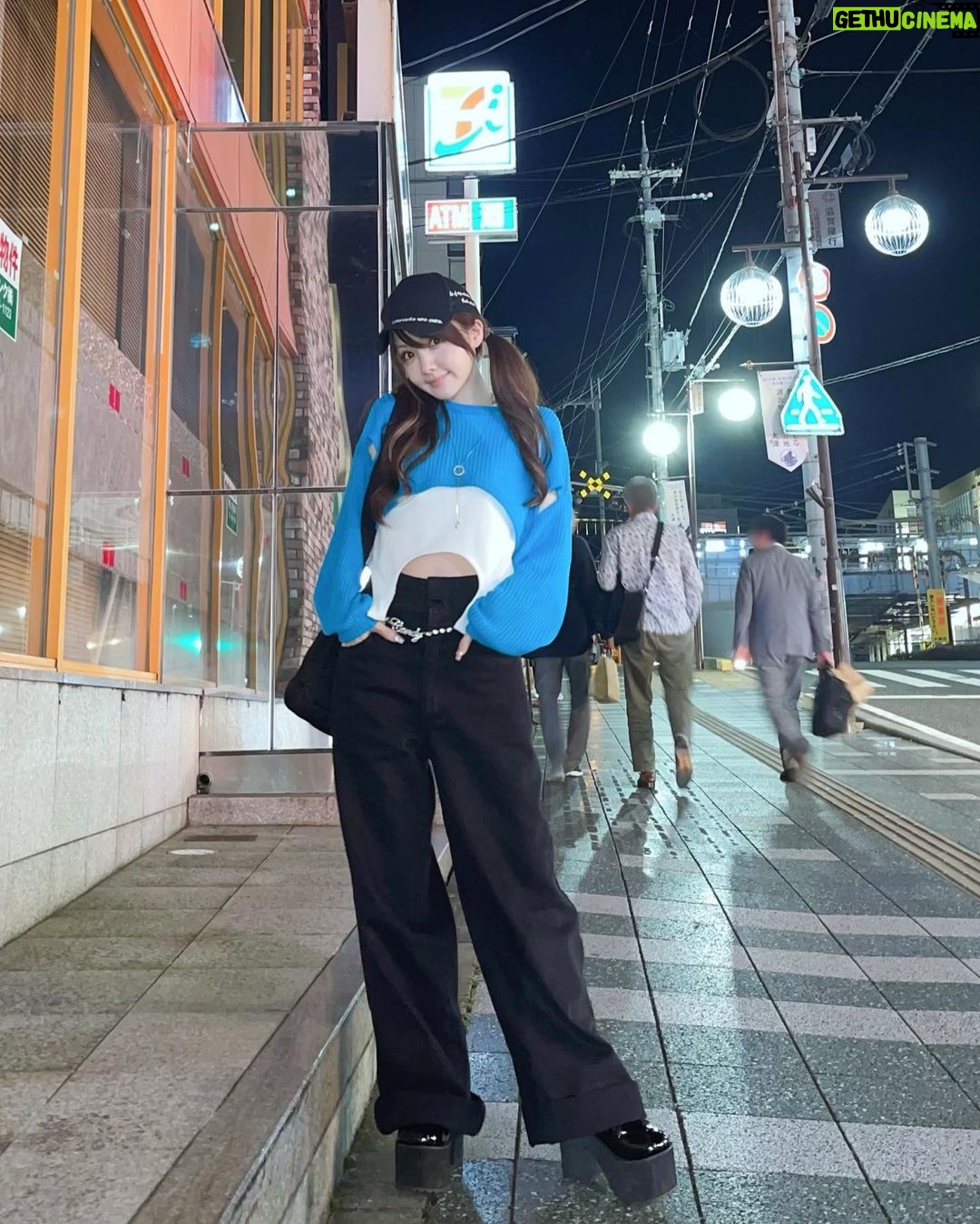 Reina Tanaka Instagram - . ラフやし楽ちんな格好やけど アクセサリーつけたり ビビットな水色着てラフすぎんようにしてみました🩵🩵🩵 ・‥…━━━☞・‥…━━━☞ #れーなこーで #ラブユ #LVEU #アディダス #adidas #エジック #ezick