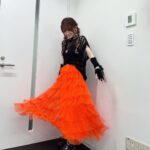 Reina Tanaka Instagram - . スカートに原色持ってくるだけで こんなに華やかになります🧡🧡🧡 @meemselect きのう？今日？に発表されましたが 11月28日（火）に横浜アリーナにて開催される 『モーニング娘。'23 コンサートツアー秋 「Neverending Shine Show」 SPECIAL』にゲスト出演することになりました！🎤✧ またまたOG集結だ✊🏻 ̖́-‬💕 ・‥…━━━☞・‥…━━━☞ #れーなこーで #ミームセレクト #meemselect #WEGO