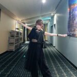 Reina Tanaka Instagram – .
ブラックコーデ🖤🖤🖤
ホーンテッドマンションの映画観たよ🎥✧

映画館ってポップコーン食べたり
チュロス食べながら観るのがいいよね〜💕😍
・‥…━━━☞・‥…━━━☞
#れーなこーで #ブラックコーデ
#PAGEBOY #amiparis