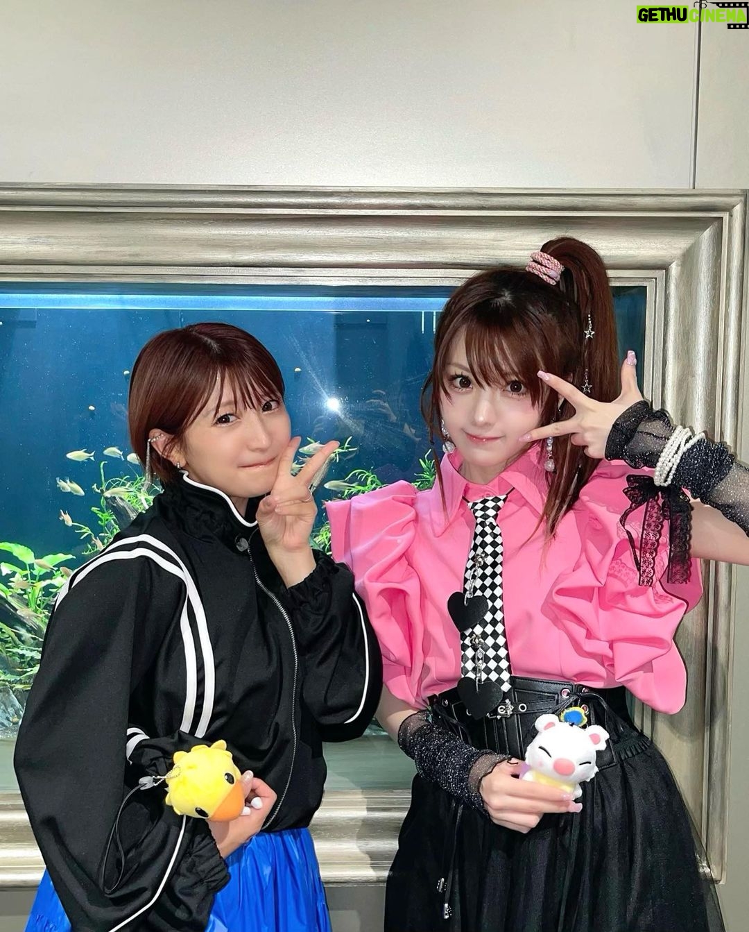 Reina Tanaka Instagram - . 今日は矢口さんと 「クリスタル・プラネットー海底のファンタジーアクアリウムー」のオープニングイベントに行ってきました♥ AQUARIUMXART & FINAL FANTASY BRAVE EXVIUSがコラボした体感型スペースでFFの世界観が肌で感じられる壮大な空間でした✨️ 音楽や光で幻想的な世界観が作られてあって、 アート・衣装も飾られてあって素敵な空間でした!! またプライベートでも、ゆっくり来れたらなって思います🩷🩷🩷 みんなもぜひ行ってみてね^^ ・‥…━━━☞・‥…━━━☞ #水族館 #atoa #FFBE #神戸 #FFBEアクアリウム #矢口真里 さん #田中れいな さん