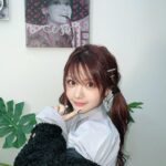 Reina Tanaka Instagram - . 最近、自分orママが作ったお味噌汁が好きすぎて 好きすぎます🥣🫶💓 具は豆腐、うす揚げに玉子いれて白身はしっかり固まって黄身が少し半熟のやつが好き❤️ 今日もそれ食べる！！！！ ※後ろの絵と2ショットみたいになった📸