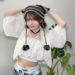 Reina Tanaka Instagram - . ジーパンでカジュアルやけど 上の服は ふわふわ系にして 猫耳ニット帽でかわいくした🤍 髪型もちょっとガーリーな感じ👧🏻💗 ・‥…━━━☞・‥…━━━☞ #れーなこーで #ガーリー #カジュアルコーデ #ホワイトコーデ