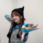 Reina Tanaka Instagram - . AbemaTVの生放送の服は、こんな感じでした🩵 きのう見てくれた方･コメントくれた方 ありがとうございました💓💓💓 クロちゃんに「ハロウィンみたい🎃」って言われたけど 絶対帽子だけで言われたよね🤭 はっぴーはろうぃん👾↝ ・‥…━━━☞・‥…━━━☞ #rady #厚底スニーカー #ENVYM #セットアップ #SHEIN #jouetie #れーなこーで