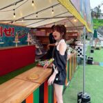 Reina Tanaka Instagram - . 先日(結構前🤭)的にボール当てて倒したら景品もらえるゲームしたっちゃけど、 友達と対決したとね。 1投目たくさん倒れたけんこりゃ勝ったなって思ったのに 2投目から不発で 負けました( ˙³˙ ) でも顔見ると楽しそうやけんオールオッケー👌🩷笑 ・‥…━━━☞・‥…━━━☞ #れーなこーで #エジック #ezick #ザラ #ZARA #西武園ゆうえんち