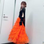 Reina Tanaka Instagram - . スカートに原色持ってくるだけで こんなに華やかになります🧡🧡🧡 @meemselect きのう？今日？に発表されましたが 11月28日（火）に横浜アリーナにて開催される 『モーニング娘。'23 コンサートツアー秋 「Neverending Shine Show」 SPECIAL』にゲスト出演することになりました！🎤✧ またまたOG集結だ✊🏻 ̖́-‬💕 ・‥…━━━☞・‥…━━━☞ #れーなこーで #ミームセレクト #meemselect #WEGO