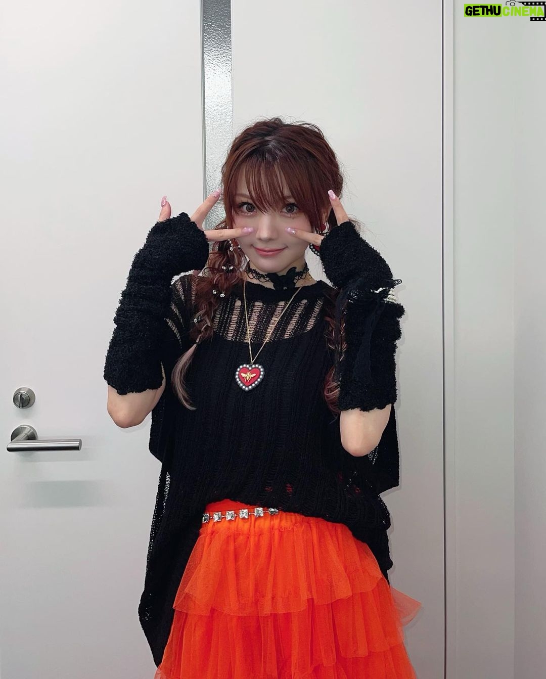Reina Tanaka Instagram - . スカートに原色持ってくるだけで こんなに華やかになります🧡🧡🧡 @meemselect きのう?今日?に発表されましたが 11月28日(火)に横浜アリーナにて開催される 『モーニング娘。'23 コンサートツアー秋 「Neverending Shine Show」 SPECIAL』にゲスト出演することになりました!🎤✧ またまたOG集結だ✊🏻 ̖́-💕 ・‥…━━━☞・‥…━━━☞ #れーなこーで #ミームセレクト #meemselect #WEGO