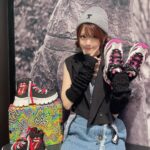 Reina Tanaka Instagram - . SKECHERSのインスタ見よったら めちゃくちゃかわいいの見つけたけんお店に行ってきた❣️ やっぱり実物もかわいかったー!!! ハイカットの靴探しよったけん嬉しい♪̊̈♪̆̈ 5枚目の3足ゲットしました👟✨️ ※ハイカットの靴でもし厚底見つけたら教えてください🙇🏻‍♀️🤍 ・‥…━━━☞・‥…━━━☞ #SKECHERS #スケッチャーズ #スニーカー