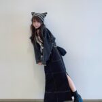 Reina Tanaka Instagram - . 中に着とうトップスとこのスカートの組み合わせ、くびれなくても 細く見えるコーデになった🥹🫶🏻 最近このトップスの形みたいに 垂れるところ(?)紐？じゃないしな🤔 とにかくこの形にハマり中❣️笑 ・‥…━━━☞・‥…━━━☞ #れーなこーで #猫耳ニット帽 #EMODA #ロングスカート #GRL #ショートブーツ #SHEIN #トップス #PAGEBOY #インナー