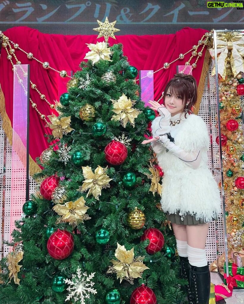 Reina Tanaka Instagram - . セットのクリスマスツリーと🎄💕 ・‥…━━━☞・‥…━━━☞ #クリスマス #クリスマスツリー
