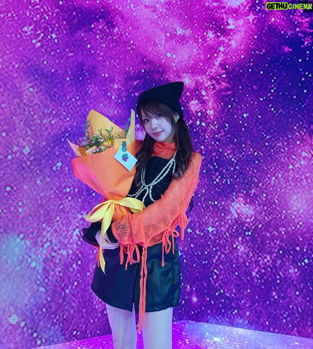 Reina Tanaka Instagram - . ドラゴンボールレジェンズ生配信見てくださった方、コメントくださったみなさんありがとうございました💓💓💓 ドラゴンボールのお仕事という事で オレンジの服にしました🍊✧ 楽しかったし嬉しかったなぁ🤤🧡 また出られますように…🙏✨️ オレンジ色のお花を頂きました❁¨̮ ・‥…━━━☞・‥…━━━☞ #れーなこーで #j1ubylabelleetude #ドラゴンボール #ドラゴンボールレジェンズ #レジェンズ #レジェンズフェスティバル