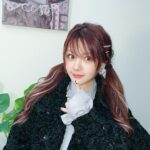 Reina Tanaka Instagram - . 最近、自分orママが作ったお味噌汁が好きすぎて 好きすぎます🥣🫶💓 具は豆腐、うす揚げに玉子いれて白身はしっかり固まって黄身が少し半熟のやつが好き❤️ 今日もそれ食べる！！！！ ※後ろの絵と2ショットみたいになった📸