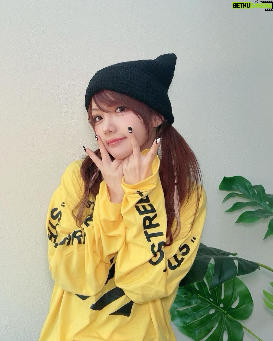 Reina Tanaka Instagram - . 年末からSwitchにハマりまして スマブラ、スーパーマリオブラザーズワンダー、マリオカート、桃鉄やってます☺️ ゲームは子供の頃しかやってなかったけど ゲームってさ 本当にあっっっというまに時間経つよね💦😵 そしてゲームに負けると心の底からイライラするのは小学生の時から変わってなかったー🤣🤣🤣 ゲーム壊したくなる🎮笑 みんなはどう?ゲーム壊したくなるぐらいイライラする?笑 Switchでオススメのゲームあったら教えてください·͜·🩷 ・‥…━━━☞・‥…━━━☞ #任天堂switch #ゲーム #🎮