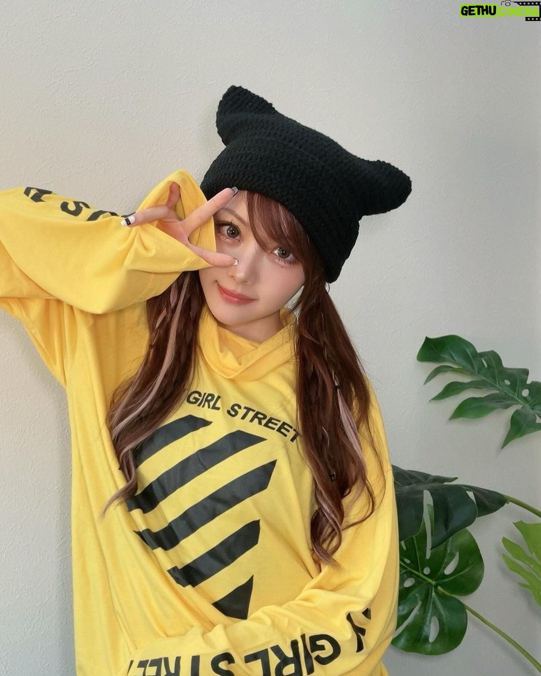 Reina Tanaka Instagram - . 年末からSwitchにハマりまして スマブラ、スーパーマリオブラザーズワンダー、マリオカート、桃鉄やってます☺️ ゲームは子供の頃しかやってなかったけど ゲームってさ 本当にあっっっというまに時間経つよね💦😵 そしてゲームに負けると心の底からイライラするのは小学生の時から変わってなかったー🤣🤣🤣 ゲーム壊したくなる🎮笑 みんなはどう?ゲーム壊したくなるぐらいイライラする?笑 Switchでオススメのゲームあったら教えてください·͜·🩷 ・‥…━━━☞・‥…━━━☞ #任天堂switch #ゲーム #🎮