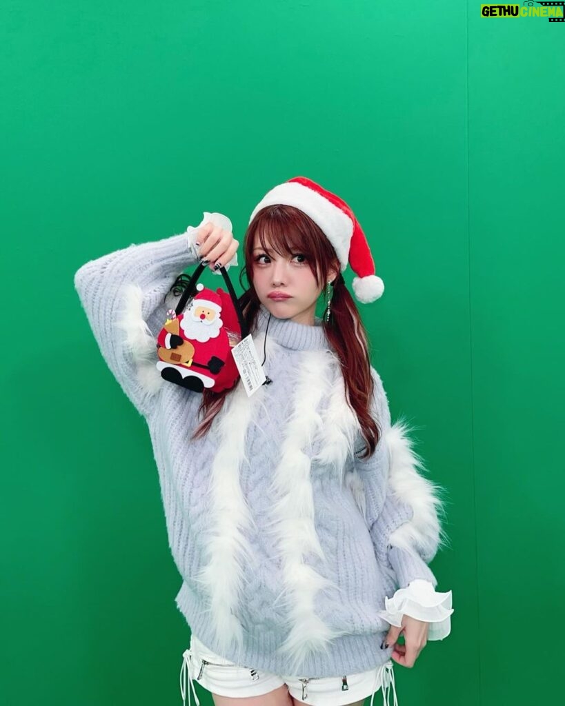 Reina Tanaka Instagram - . メリークリスマス🎄🎅✨ みんな今日何食べるとー？🥰 ・‥…━━━☞・‥…━━━☞ #クリスマスイヴ #🎄 #クリスマス