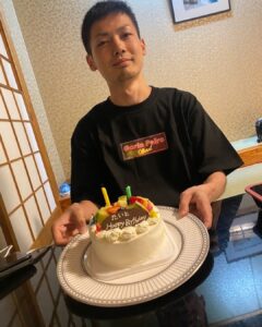 Rekko Instagram - 本日私裂固24歳を迎えました！！🎉 あらゆる方から頂いたメッセージに感極まっております！🔥 24歳も幸せ噛み締め真っ直ぐ突っ走って行きますので何卒よろしくお願いします！🙏 #HIKIGANESOUND #JCC #IRS #岐阜UP🔥