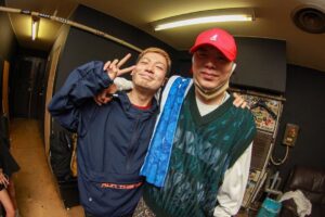Rekko Instagram - FAVORITE×SHUTTERCHANCE
GADOROさんとHITOSHIさんのLIVEも喰らって、次の日には池田山もみんなで行けてボスと3人で野球も出来て、最高尽くしの2日間でした！🙌
また絶対岐阜呼びます！🔥

📸
@ikechannn1012 

#FAVORITE
#SHUTTERCHANCE
