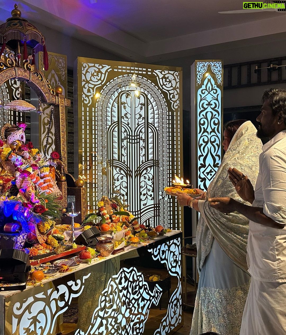 Remo D'Souza Instagram - #ganpatibappamorya🙏🙏🙏🙏 #rdcharaja @lizelleremodsouza