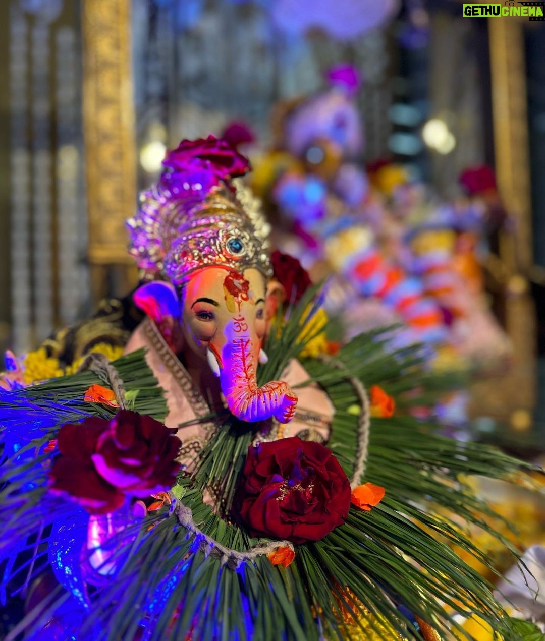 Remo D'Souza Instagram - #ganpatibappamorya🙏🙏🙏🙏 #rdcharaja @lizelleremodsouza