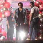 Remo D'Souza Instagram - Had a great time shooting this song, so much fun and masti with the energy ki dukaan @ranveersingh . Hearthrob out NOW! @karanjohar @ananyapanday @aliaabhatt #RRKPK #TeamRocky #TeamRani #RockyaurRani #TeamRD @lizelleremodsouza @yusuf20khan @rahuldid @upasana____singh_____ @prachityagi 📸 @maajidkhan88